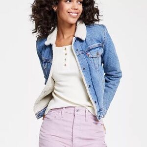 NEW Levi’s ex-boyfriend Trucker Jacket